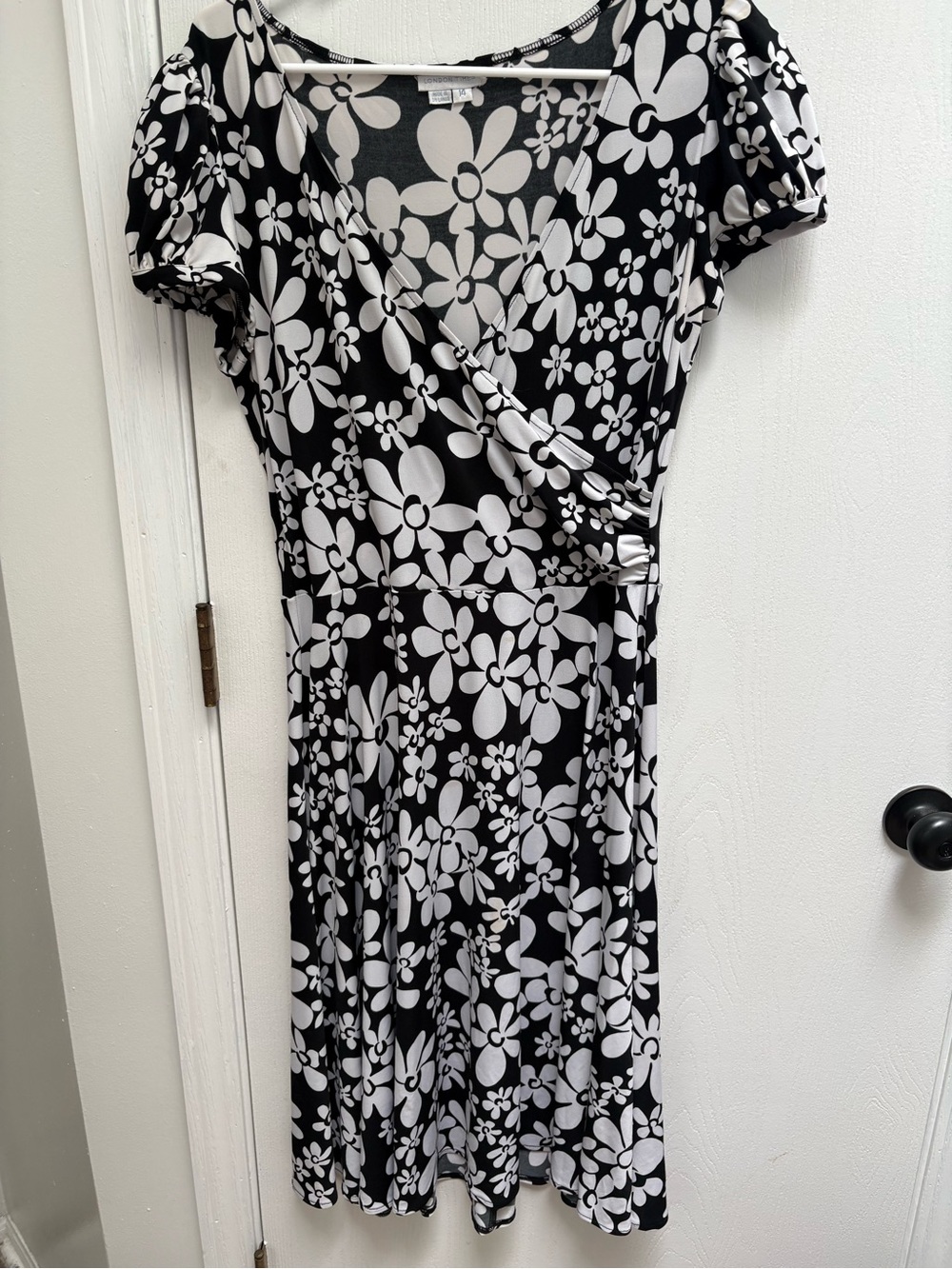 London Times Black & White Floral Wrap-Style Midi Dress